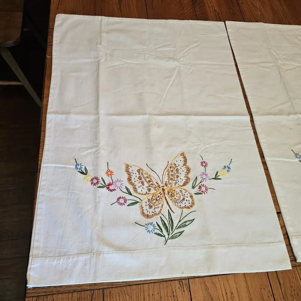 VTG Butterfly Hand Embroidered Pillowcases Cotton Pair Cottagecore Floral